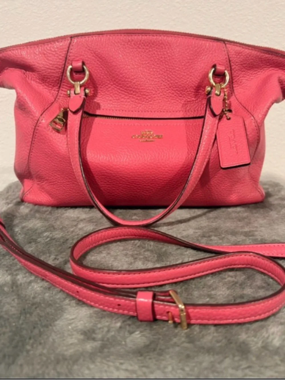 Coach beautiful pebbled